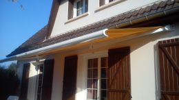 Store coffre complet pour une protection totale de votre toile